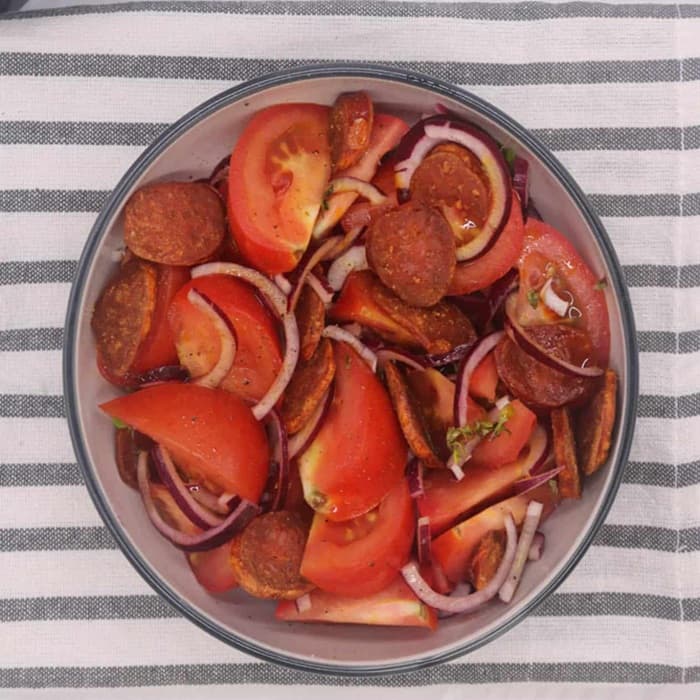 Chorizo & tomato salad